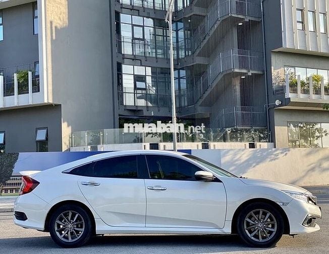 Honda Civic 2021 G 1.8 AT - 30,000 km siêu cọp.