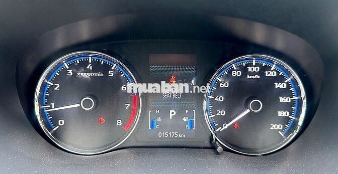 Mitsubishi Xpander Đỏ 7 chỗ 15.000 km