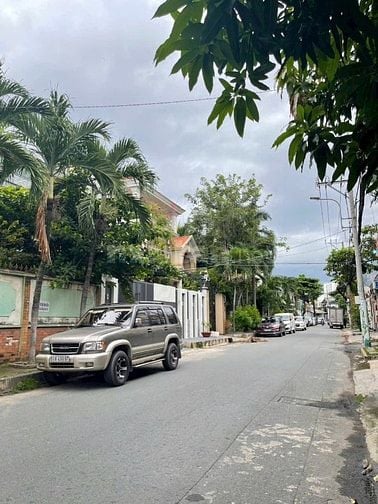 Mặt Tiền khu Biệt Thự ADC Thoại Ngọc Hầu 90m2 5 Tầng Giá tốt