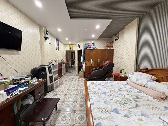 Mặt Tiền khu Biệt Thự ADC Thoại Ngọc Hầu 90m2 5 Tầng Giá tốt