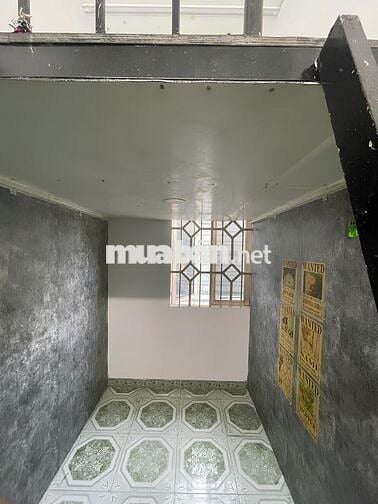 PHÒNG GÁC CỬA SỔ - LẦU 1 - KHU VỰC AN NINH - GẦN NGÃ 5 CHUỒNG CÚN