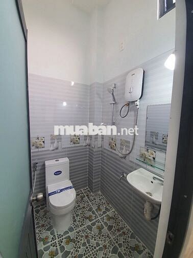 Phòng máy lạnh, nước nóng, Gần Metro-Hutech-NôngLâm