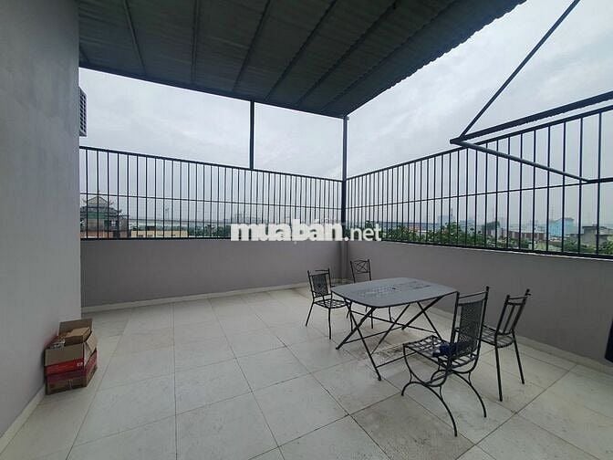 Phòng máy lạnh, nước nóng, Gần Metro-Hutech-NôngLâm