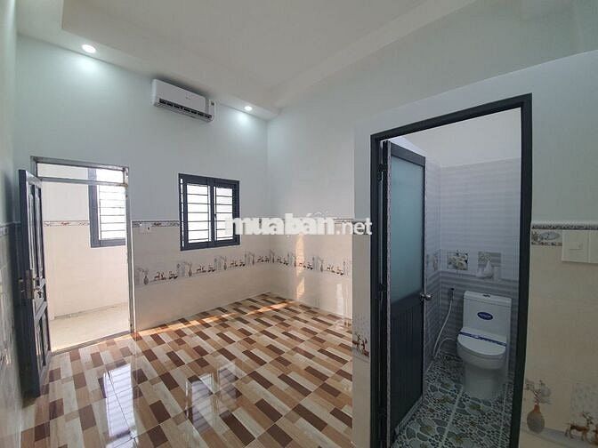 Phòng máy lạnh, nước nóng, Gần Metro-Hutech-NôngLâm