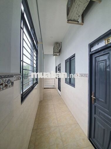 Phòng máy lạnh, nước nóng, Gần Metro-Hutech-NôngLâm