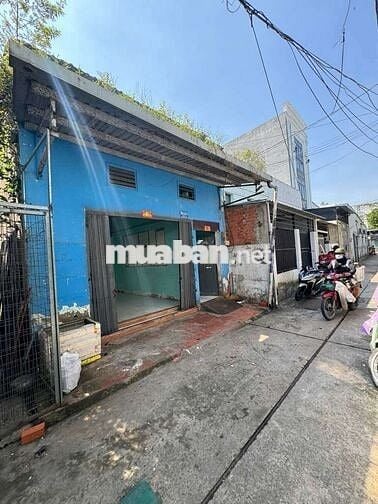 Nhà cần bán gấp , HXH , 70m2 giá tốt . Hương Lộ 2. BT