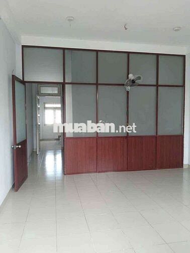 Chính chủ cần bán nhà mặt tiền ngã 3