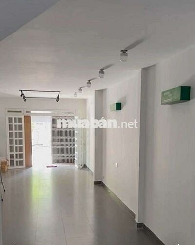 Chính chủ cần bán nhà mặt tiền ngã 3