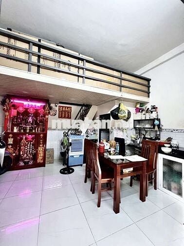 3 tầng - Giáp Bình Long - Nhỉnh 2 tỷ