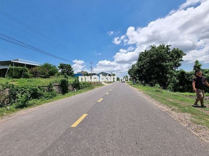 Chính chủ bán mặt tiền DT715, dt hơn 1250m2, ngay sân bay Phan Thiết