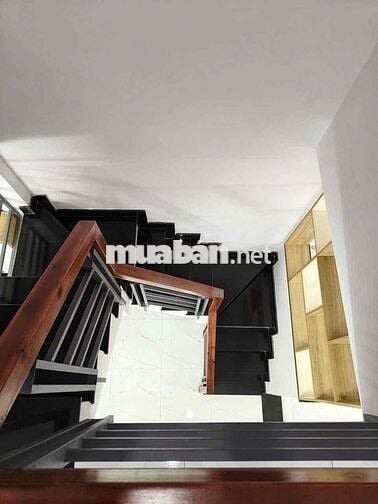 Nhà Bán . DT 2m6x12 .1 lầu 2 phòng .2 wc Phường 3 Q8