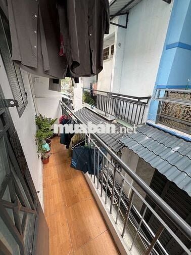 3 tầng - Giáp Bình Long - Nhỉnh 2 tỷ