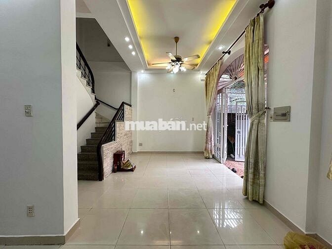 Nhà cho thuê ngang 8m kinh doanh tự do