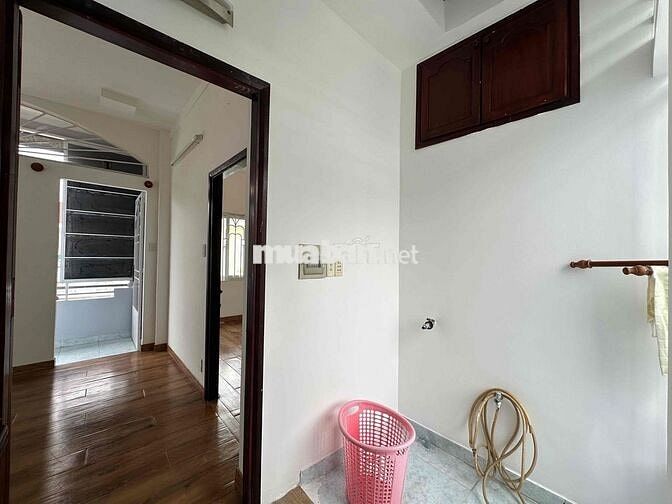 Nhà cho thuê ngang 8m kinh doanh tự do