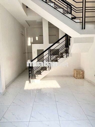 Nhà 2 tầng, 5.1x20, hxh 4m thông, đường Lê Đình Cẩn, Sẵn Dòng Tiền..