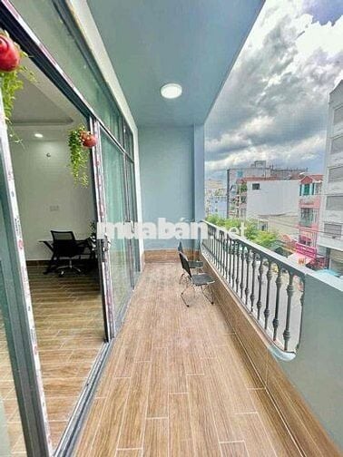 Khách Cần Pass Phòng - Ban Công - Hầm Xe - Thang Máy