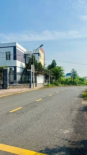 chính chủ bán đất xã củ chi sổ hồng thổ cư công chứng ngay đường nhựa 