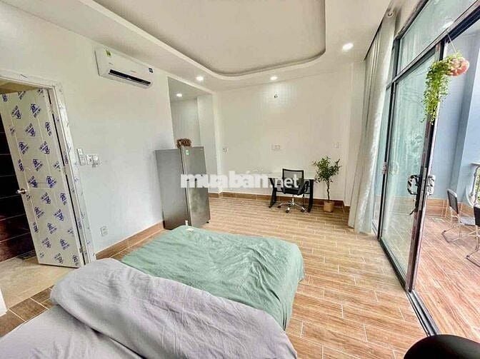 Khách Cần Pass Phòng - Ban Công - Hầm Xe - Thang Máy