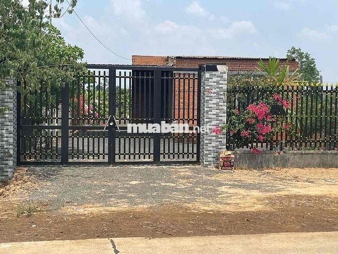 Đất nhà vườn 2 sào 7, có 150m thổ cư