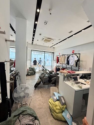 NHÀ CHÍNH CHỦ Cách Mạng Tháng 8 DT: 8X10 2 lầu