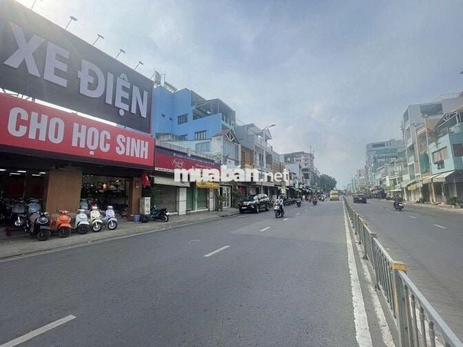 CHO THUÊ MBKD Q11  16x15 trống suốt  giá 60tr tl