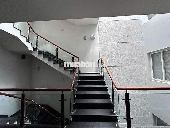 Tìm Kiếm Tòa Nhà Văn Phòng FULL Công Năng Ở Đâu Xa. Bình Thạnh MeTro