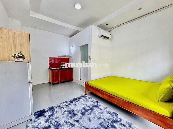 PHÒNG FULL NỘI THẤT CỬA SỔ LỚN Y HÌNH NGAY NGÃ TƯ HÀNG XANH GẦN HUTECH