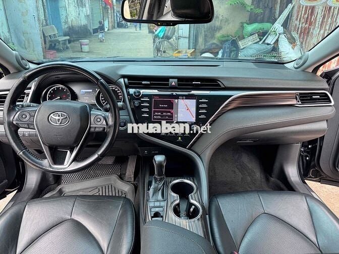 Bán Toyota Camry 2020 2.5Q hỗ trợ bank