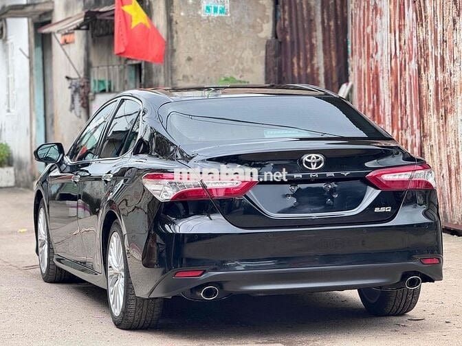 Bán Toyota Camry 2020 2.5Q hỗ trợ bank