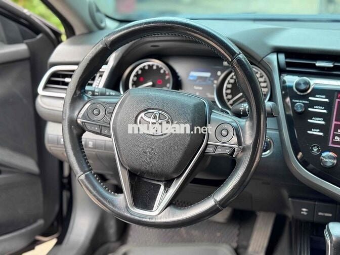 Bán Toyota Camry 2020 2.5Q hỗ trợ bank