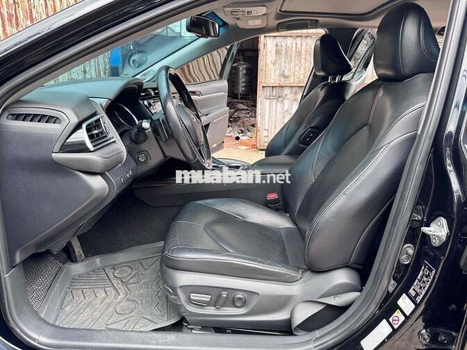 Bán Toyota Camry 2020 2.5Q hỗ trợ bank