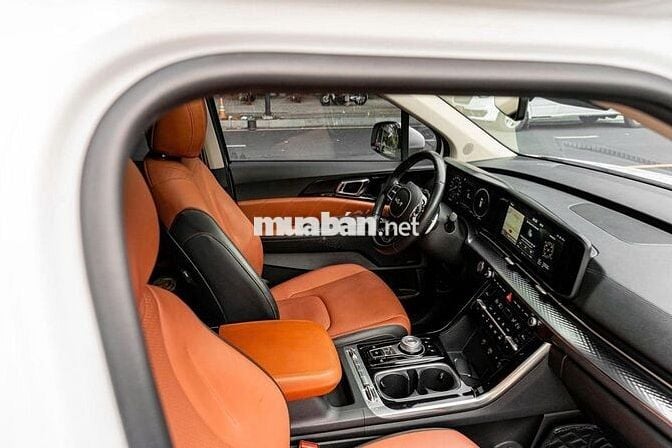 Kia Carnival 2023 Signature 3.5G - 47000 km