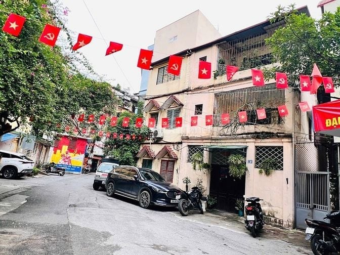 Nguyên Hồng – Ba Đình – Ô TÔ Tránh – 67 M2 – 3 T – MT 5.4 M – Giá 15.7