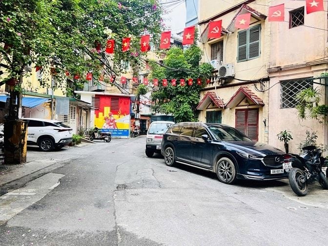 Nguyên Hồng – Ba Đình – Ô TÔ Tránh – 67 M2 – 3 T – MT 5.4 M – Giá 15.7