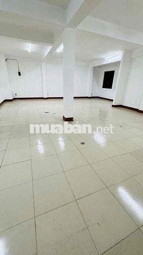 🏠 Cho thuê Biệt Thự có sân vườn mặt tiền đường nội bô P10 Q6