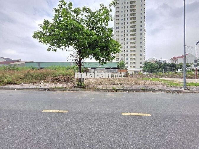 Đất đẹp 95m ngay cổng trục chính kinh doanh kdc Phúc Đạt gần Vincom550