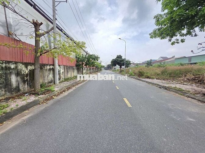 Đất đẹp 95m ngay cổng trục chính kinh doanh kdc Phúc Đạt gần Vincom550