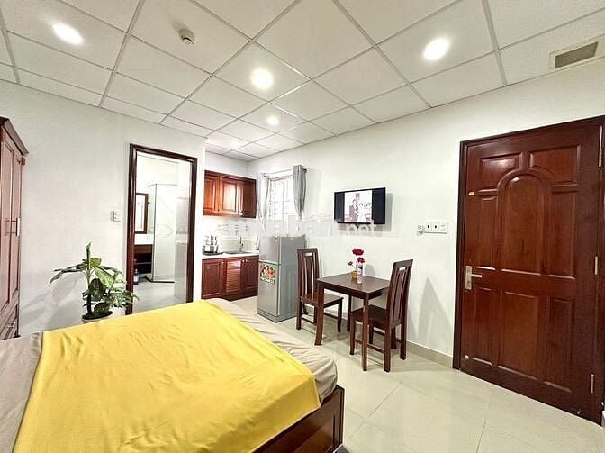 NGAY NHÀ THI ĐẤU PHÚ THỌ,GẦN ĐH BÁCH KHOA ,PHÒNG 25M2 THANG MÁY BẢO VỆ