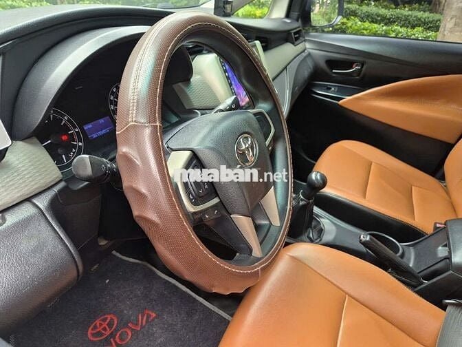 Innova 2016MT (mẩu mới) gia đình sử dụng mới 95%.