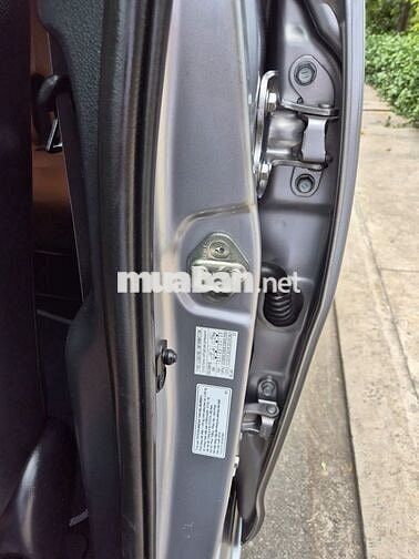 Innova 2016MT (mẩu mới) gia đình sử dụng mới 95%.