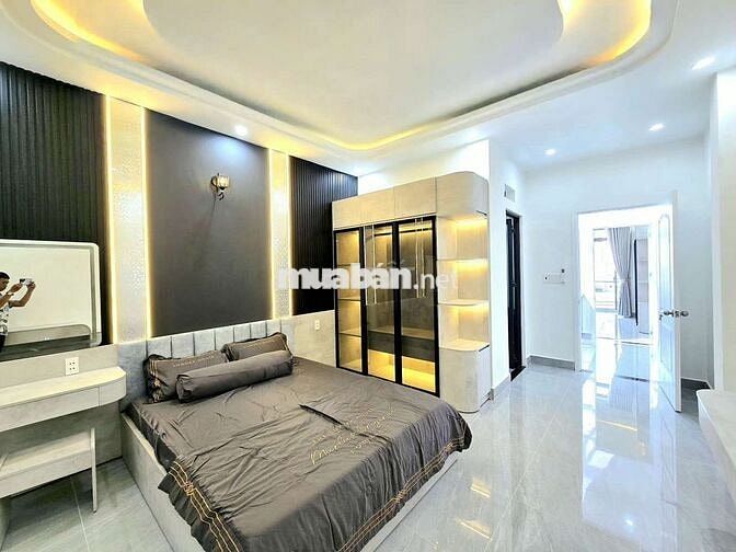 Nhà cần bán đường xe hơi gần Phú Mỹ Hưng quận 7