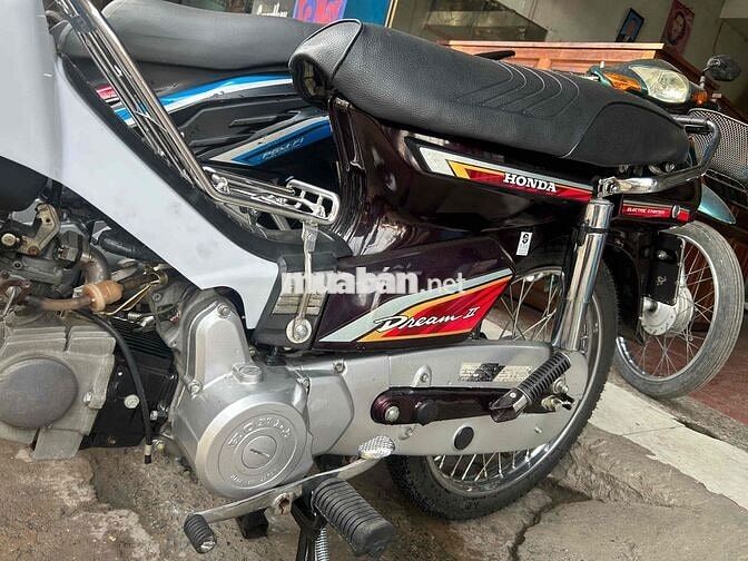 Honda Dream Thái 2024 màu Nâu