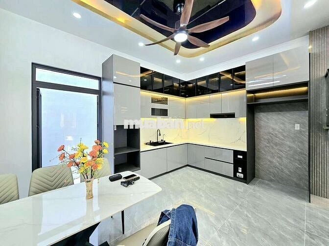 BÁN NHÀ XÂY MỚI 100% - GIÁP QUẬN 7