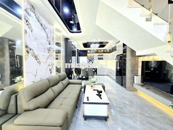 Nhà cần bán đường xe hơi gần Phú Mỹ Hưng quận 7