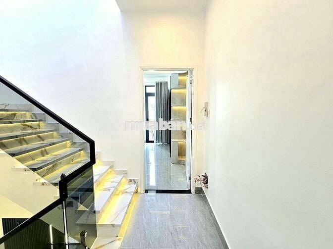 Nhà cần bán đường xe hơi gần Phú Mỹ Hưng quận 7