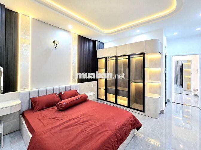 Nhà cần bán đường xe hơi gần Phú Mỹ Hưng quận 7