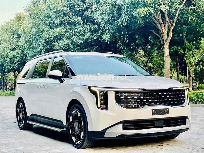 Kia Carnival 2.2D Luxury model 2025