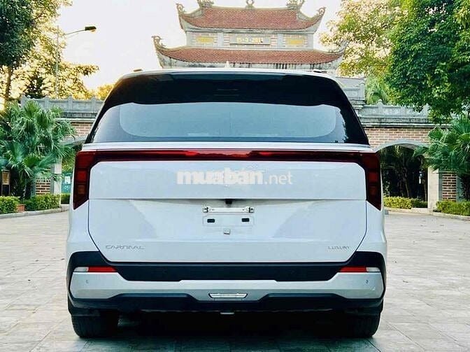 Kia Carnival 2.2D Luxury model 2025