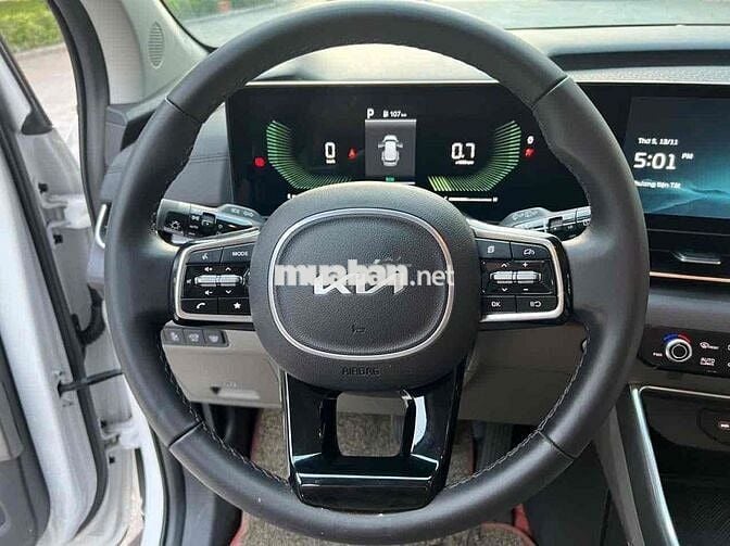 Kia Carnival 2.2D Luxury model 2025