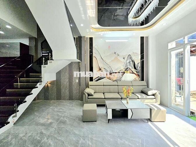 BÁN NHÀ XÂY MỚI 100% - GIÁP QUẬN 7